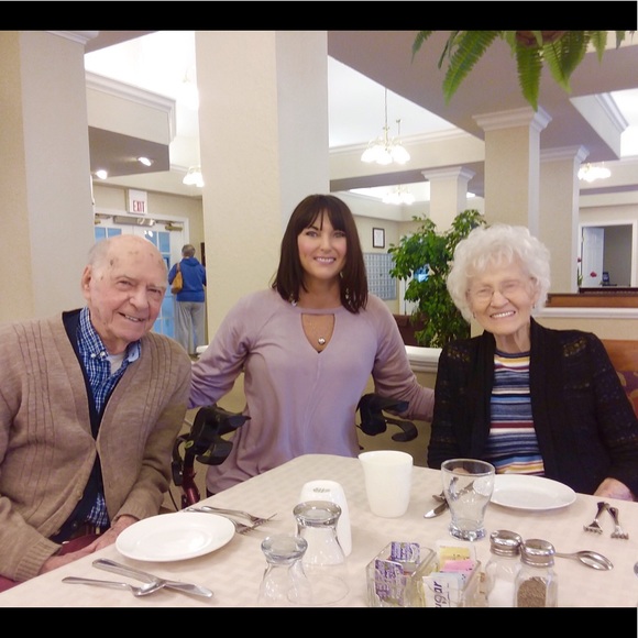 Meet your Posher, Robin - Picture 2 of 3